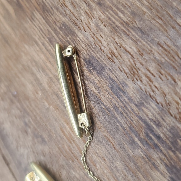 B518 solid gold Antique chatelaine bar pin - Picture 6 of 7